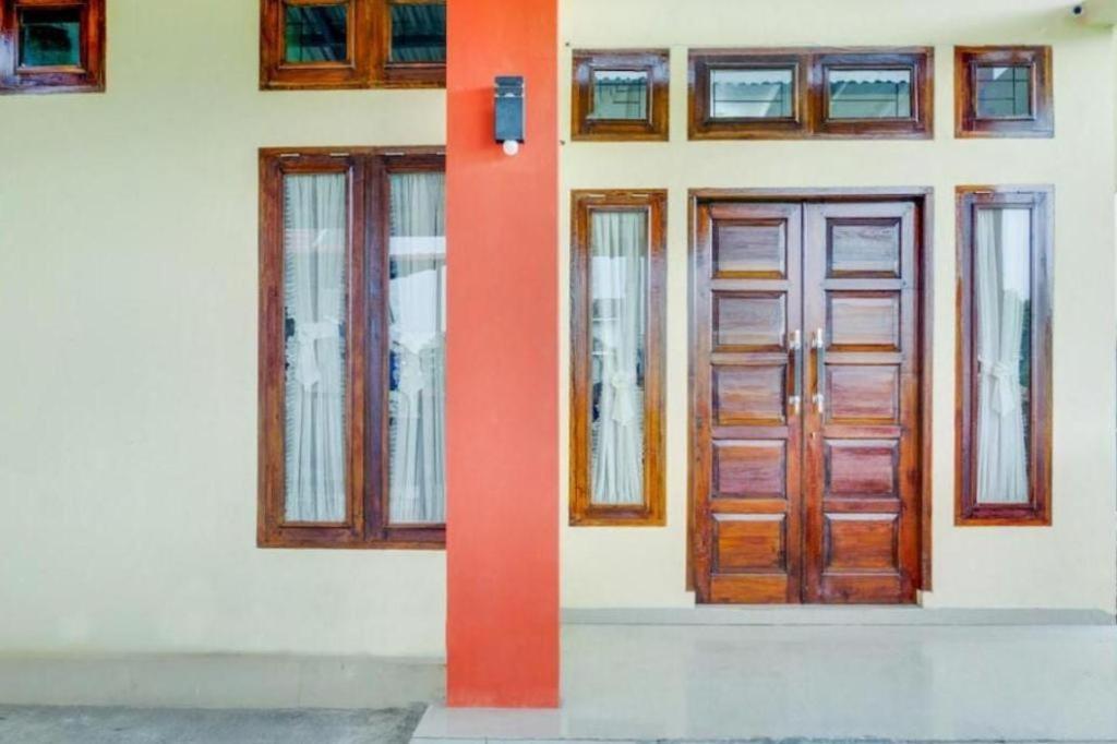 Reddoorz Syariah @Galliano Homestay Bukittinggi Exterior photo